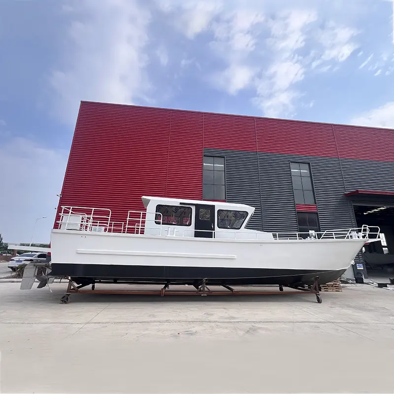 13.8 မီတာ cruising လှေ