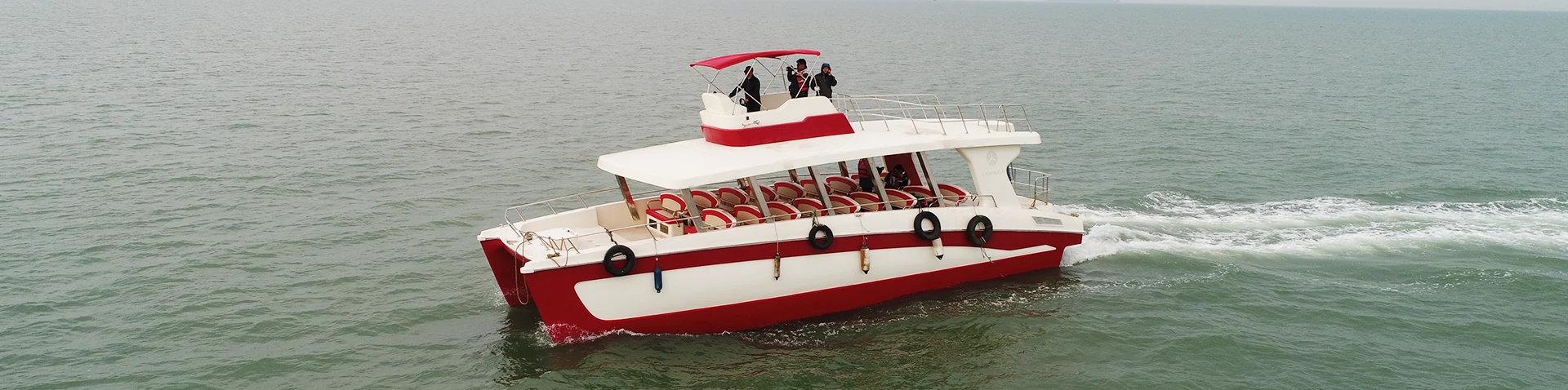 Catamaran ခရီးသည်လှေ