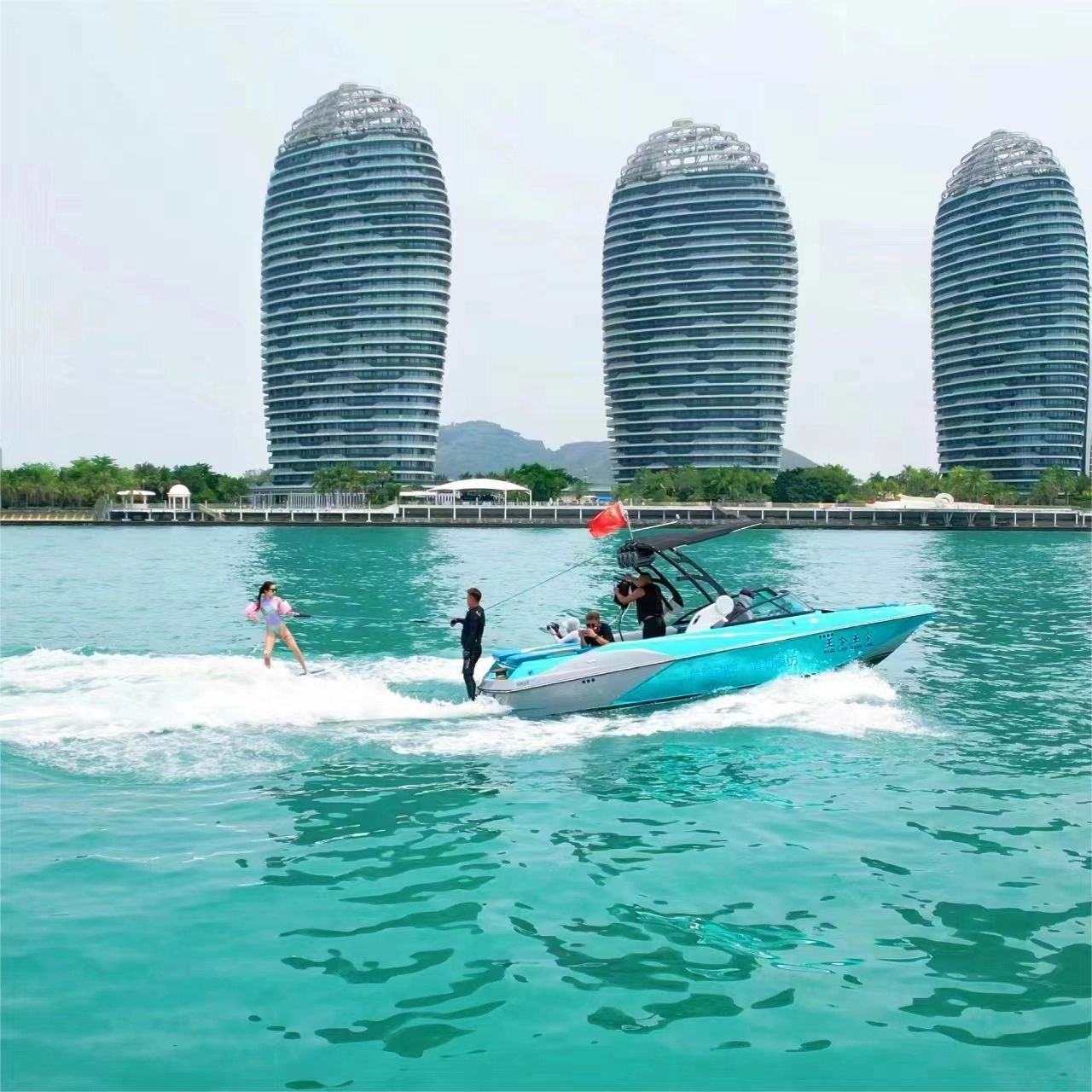 Wakeboard Boat အတိအကျက ဘာလဲ၊ ဘယ်လိုအလုပ်လုပ်လဲ